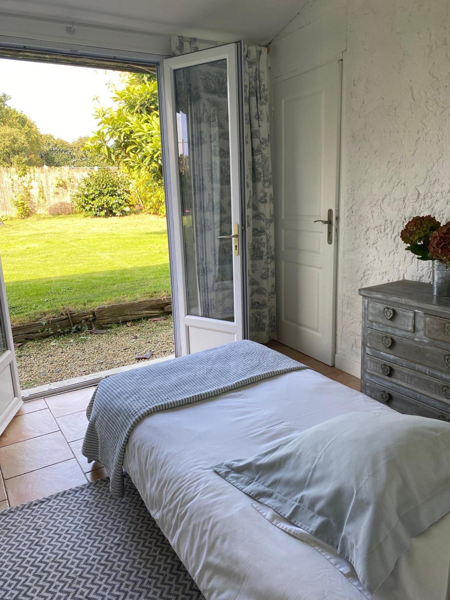 Bed and Breakfast La Clef Du Four Plesder Екстер'єр фото